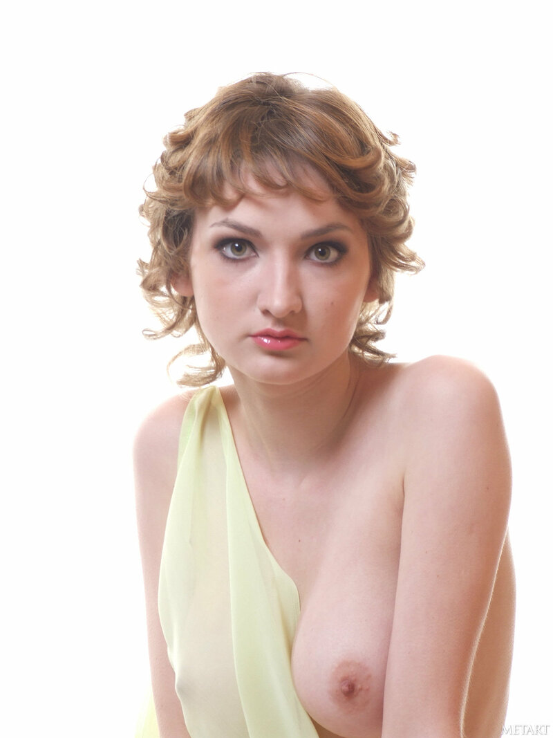 Лариса, 21